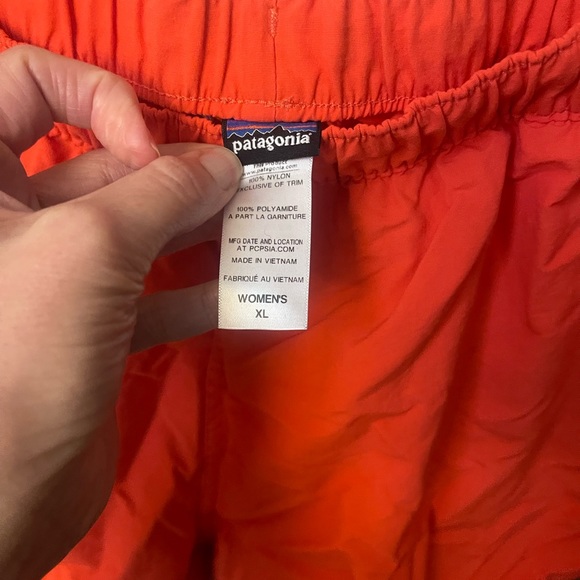 Patagonia Baggie Shorts - XL - Red - Picture 2 of 3